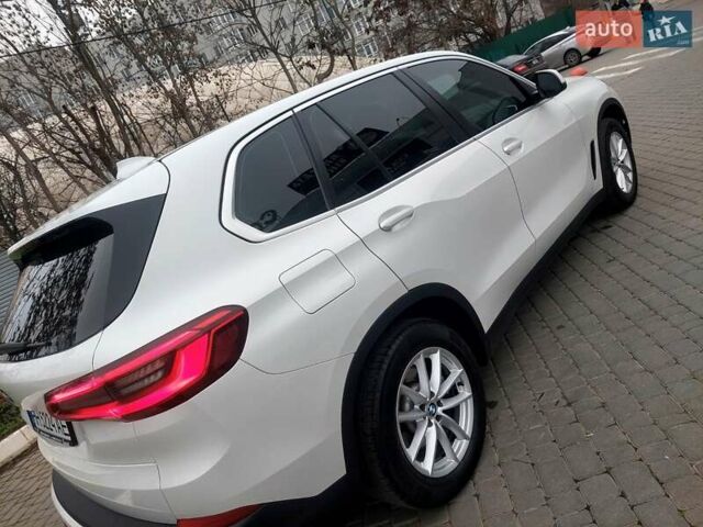 Белый БМВ Х5, объемом двигателя 2.99 л и пробегом 131 тыс. км за 61000 $, фото 2 на Automoto.ua