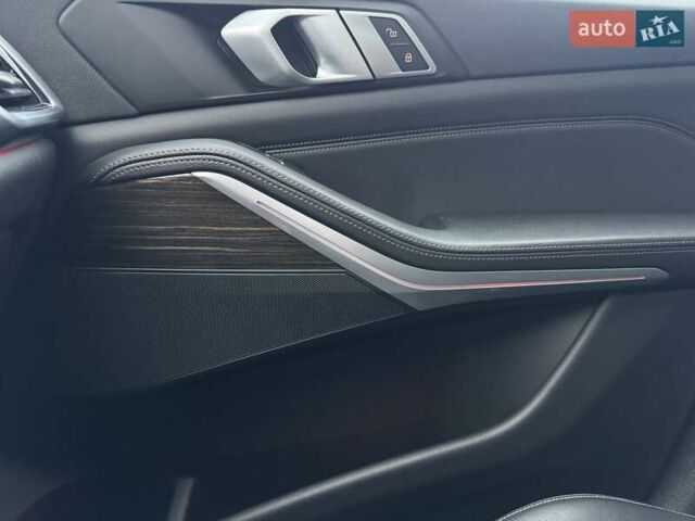 Белый БМВ Х5, объемом двигателя 3 л и пробегом 62 тыс. км за 50900 $, фото 85 на Automoto.ua