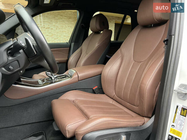 Белый БМВ Х5, объемом двигателя 3 л и пробегом 46 тыс. км за 53000 $, фото 35 на Automoto.ua