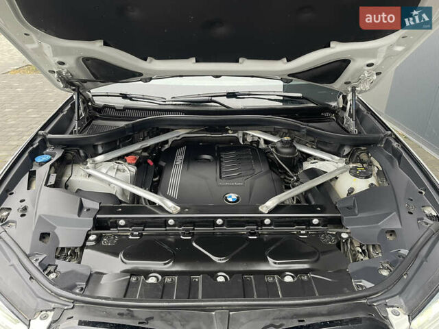 Білий БМВ Х5, об'ємом двигуна 3 л та пробігом 154 тис. км за 65000 $, фото 29 на Automoto.ua