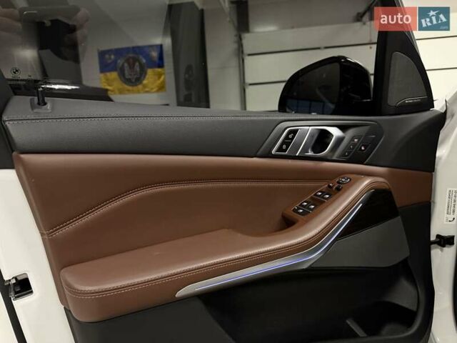 Белый БМВ Х5, объемом двигателя 4.39 л и пробегом 166 тыс. км за 55500 $, фото 46 на Automoto.ua