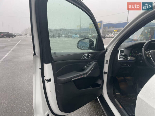 Білий БМВ Х5, об'ємом двигуна 3 л та пробігом 101 тис. км за 47500 $, фото 16 на Automoto.ua
