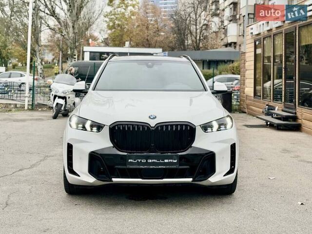 Білий БМВ Х5, об'ємом двигуна 2 л та пробігом 193 тис. км за 49500 $, фото 7 на Automoto.ua