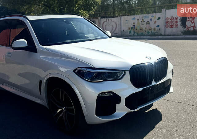 Белый БМВ Х5, объемом двигателя 3 л и пробегом 132 тыс. км за 50000 $, фото 6 на Automoto.ua