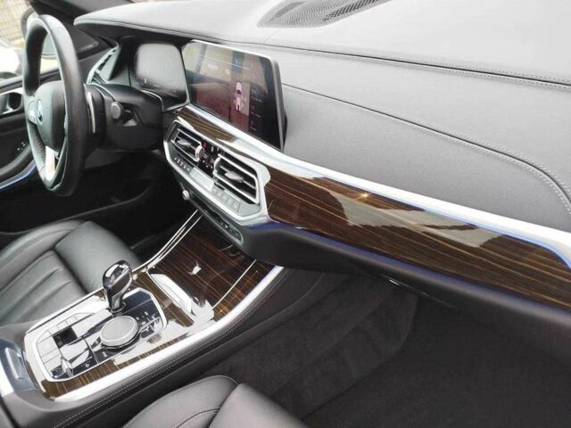 Белый БМВ Х5, объемом двигателя 3 л и пробегом 99 тыс. км за 33000 $, фото 3 на Automoto.ua