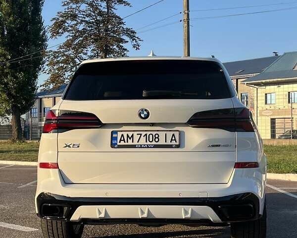 Белый БМВ Х5, объемом двигателя 3 л и пробегом 76 тыс. км за 53999 $, фото 2 на Automoto.ua