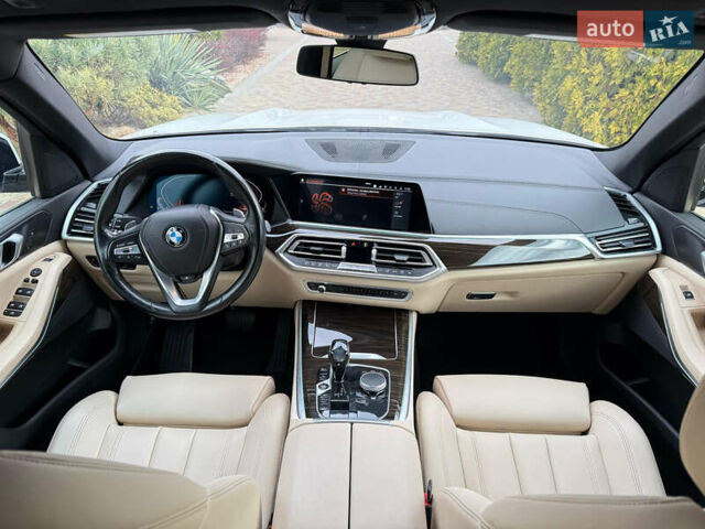 Белый БМВ Х5, объемом двигателя 3 л и пробегом 90 тыс. км за 45900 $, фото 1 на Automoto.ua