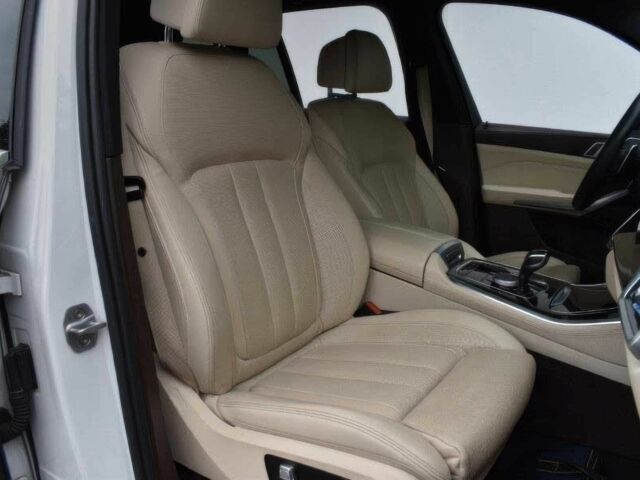 Белый БМВ Х5, объемом двигателя 3 л и пробегом 44 тыс. км за 8500 $, фото 9 на Automoto.ua