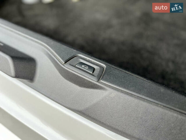 Белый БМВ Х5, объемом двигателя 3 л и пробегом 46 тыс. км за 53000 $, фото 51 на Automoto.ua