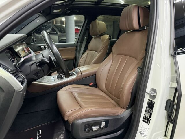 Белый БМВ Х5, объемом двигателя 3 л и пробегом 61 тыс. км за 69500 $, фото 16 на Automoto.ua