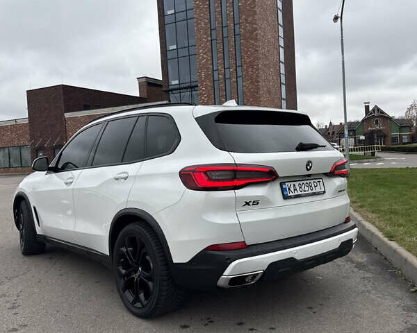 Белый БМВ Х5, объемом двигателя 3 л и пробегом 125 тыс. км за 46800 $, фото 3 на Automoto.ua