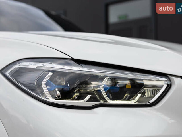 Белый БМВ Х5, объемом двигателя 3 л и пробегом 135 тыс. км за 64000 $, фото 3 на Automoto.ua