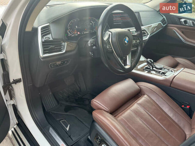 Белый БМВ Х5, объемом двигателя 3 л и пробегом 60 тыс. км за 57000 $, фото 5 на Automoto.ua