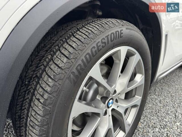 Белый БМВ Х5, объемом двигателя 3 л и пробегом 62 тыс. км за 50900 $, фото 46 на Automoto.ua