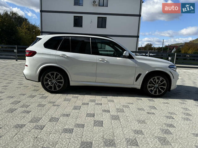 Белый БМВ Х5, объемом двигателя 3 л и пробегом 93 тыс. км за 55000 $, фото 2 на Automoto.ua