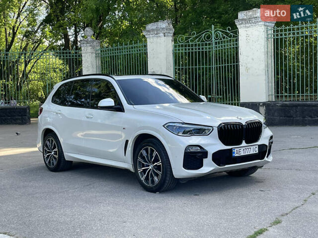 Белый БМВ Х5, объемом двигателя 3 л и пробегом 162 тыс. км за 59000 $, фото 2 на Automoto.ua