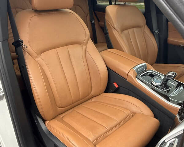 Белый БМВ Х5, объемом двигателя 3 л и пробегом 125 тыс. км за 46800 $, фото 6 на Automoto.ua