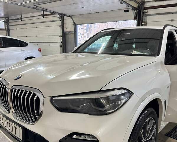 Белый БМВ Х5, объемом двигателя 2 л и пробегом 130 тыс. км за 43500 $, фото 2 на Automoto.ua