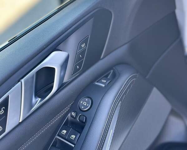 Белый БМВ Х5, объемом двигателя 2.99 л и пробегом 160 тыс. км за 54500 $, фото 19 на Automoto.ua