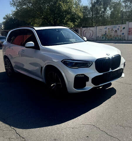 Белый БМВ Х5, объемом двигателя 3 л и пробегом 132 тыс. км за 50000 $, фото 1 на Automoto.ua