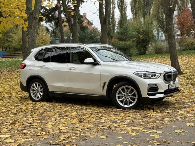 Белый БМВ Х5, объемом двигателя 3 л и пробегом 88 тыс. км за 50000 $, фото 1 на Automoto.ua