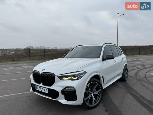 Белый БМВ Х5, объемом двигателя 3 л и пробегом 179 тыс. км за 49200 $, фото 1 на Automoto.ua