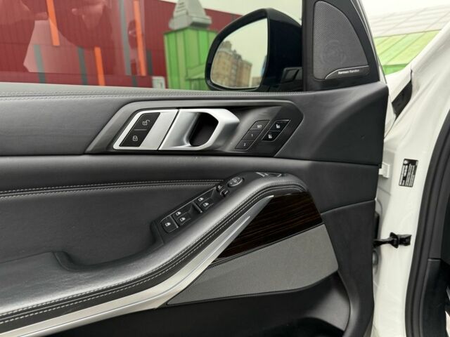 Белый БМВ Х5, объемом двигателя 4.4 л и пробегом 74 тыс. км за 56000 $, фото 9 на Automoto.ua