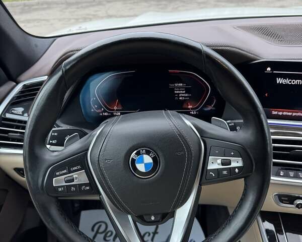 Белый БМВ Х5, объемом двигателя 3 л и пробегом 121 тыс. км за 46900 $, фото 20 на Automoto.ua