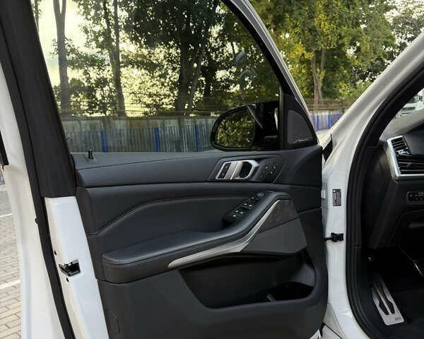 Белый БМВ Х5, объемом двигателя 3 л и пробегом 122 тыс. км за 57500 $, фото 20 на Automoto.ua