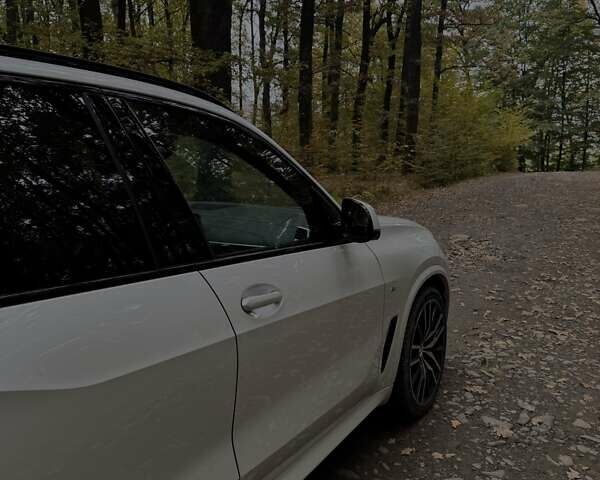 Белый БМВ Х5, объемом двигателя 2.99 л и пробегом 170 тыс. км за 55000 $, фото 6 на Automoto.ua