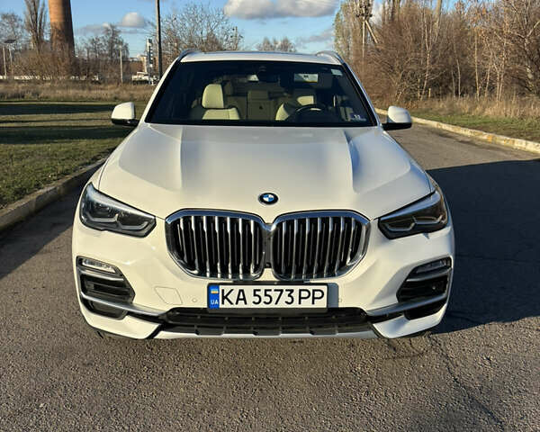 Белый БМВ Х5, объемом двигателя 3 л и пробегом 83 тыс. км за 44999 $, фото 5 на Automoto.ua
