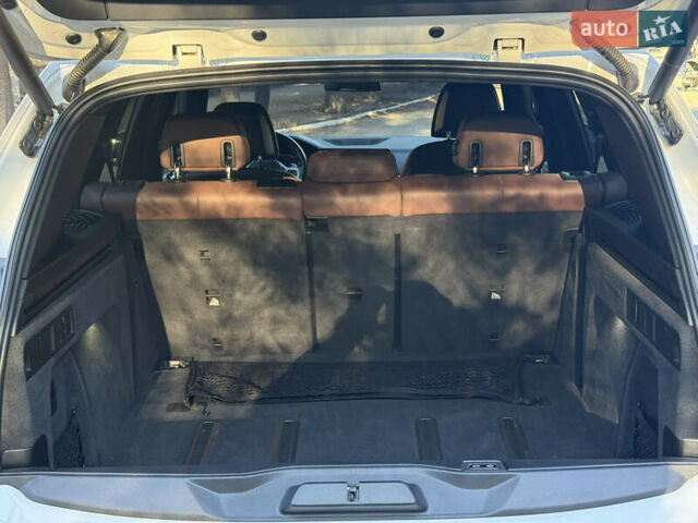 Білий БМВ Х5, об'ємом двигуна 2.99 л та пробігом 170 тис. км за 58499 $, фото 12 на Automoto.ua