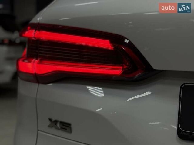 Белый БМВ Х5, объемом двигателя 4.39 л и пробегом 166 тыс. км за 55500 $, фото 18 на Automoto.ua
