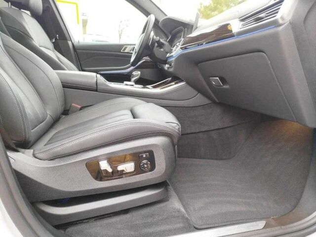 Белый БМВ Х5, объемом двигателя 3 л и пробегом 99 тыс. км за 33000 $, фото 7 на Automoto.ua