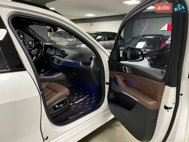 Білий БМВ Х5, об'ємом двигуна 2.99 л та пробігом 73 тис. км за 69700 $, фото 40 на Automoto.ua