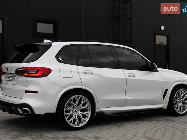 Белый БМВ Х5, объемом двигателя 3 л и пробегом 135 тыс. км за 64000 $, фото 1 на Automoto.ua