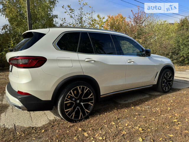 Белый БМВ Х5, объемом двигателя 3 л и пробегом 110 тыс. км за 52000 $, фото 4 на Automoto.ua