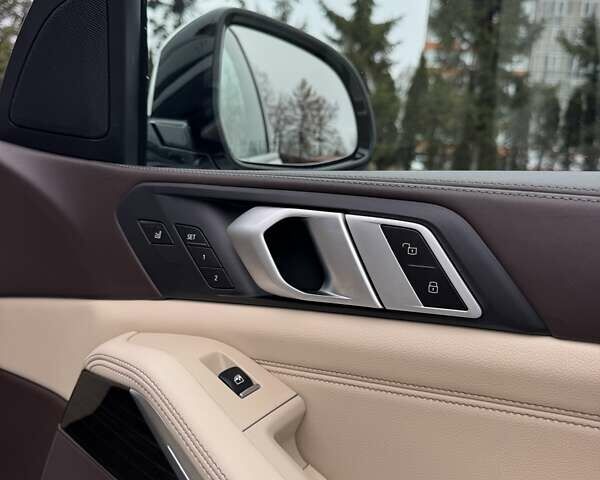 Белый БМВ Х5, объемом двигателя 3 л и пробегом 121 тыс. км за 46900 $, фото 38 на Automoto.ua