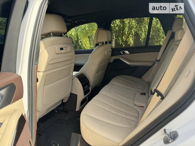 Белый БМВ Х5, объемом двигателя 3 л и пробегом 110 тыс. км за 52000 $, фото 9 на Automoto.ua