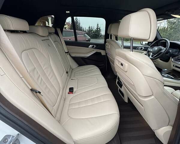 Белый БМВ Х5, объемом двигателя 3 л и пробегом 121 тыс. км за 46900 $, фото 31 на Automoto.ua