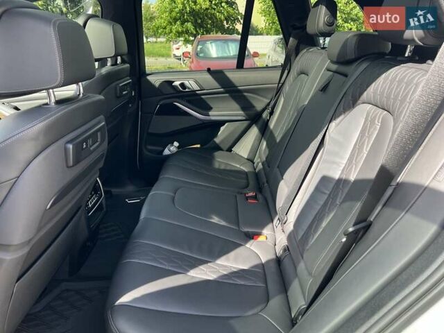 Белый БМВ Х5, объемом двигателя 3 л и пробегом 92 тыс. км за 52999 $, фото 31 на Automoto.ua