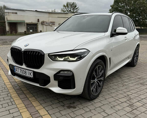 Белый БМВ Х5, объемом двигателя 3 л и пробегом 172 тыс. км за 59500 $, фото 2 на Automoto.ua