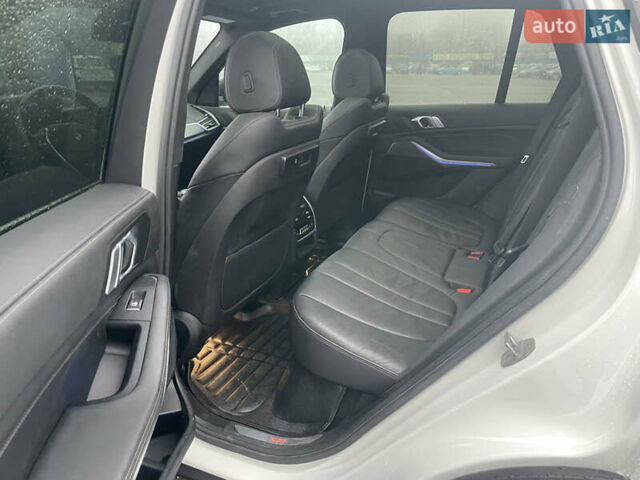 Білий БМВ Х5, об'ємом двигуна 3 л та пробігом 101 тис. км за 47500 $, фото 18 на Automoto.ua