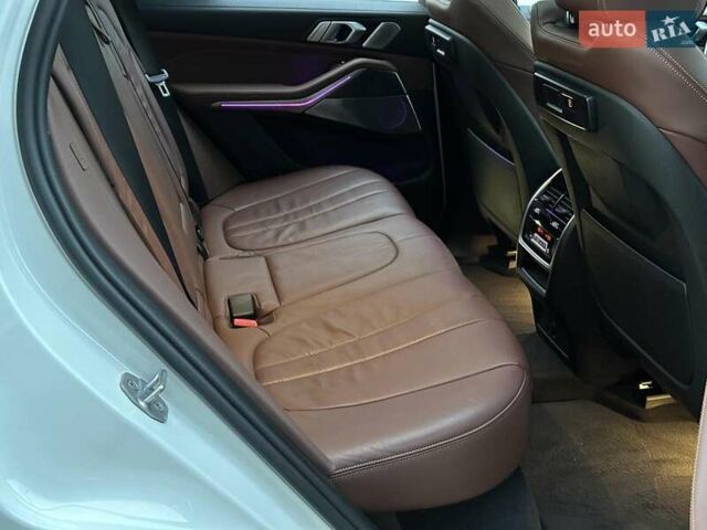 Белый БМВ Х5, объемом двигателя 3 л и пробегом 80 тыс. км за 55980 $, фото 20 на Automoto.ua