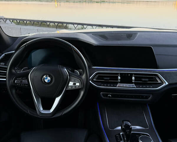 Белый БМВ Х5, объемом двигателя 3 л и пробегом 65 тыс. км за 49800 $, фото 18 на Automoto.ua