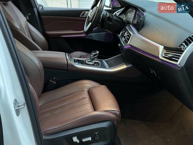 Белый БМВ Х5, объемом двигателя 3 л и пробегом 80 тыс. км за 55980 $, фото 25 на Automoto.ua