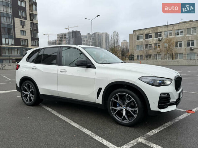 Белый БМВ Х5, объемом двигателя 2 л и пробегом 68 тыс. км за 56500 $, фото 48 на Automoto.ua