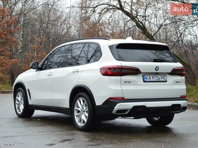 Белый БМВ Х5, объемом двигателя 3 л и пробегом 117 тыс. км за 56000 $, фото 7 на Automoto.ua