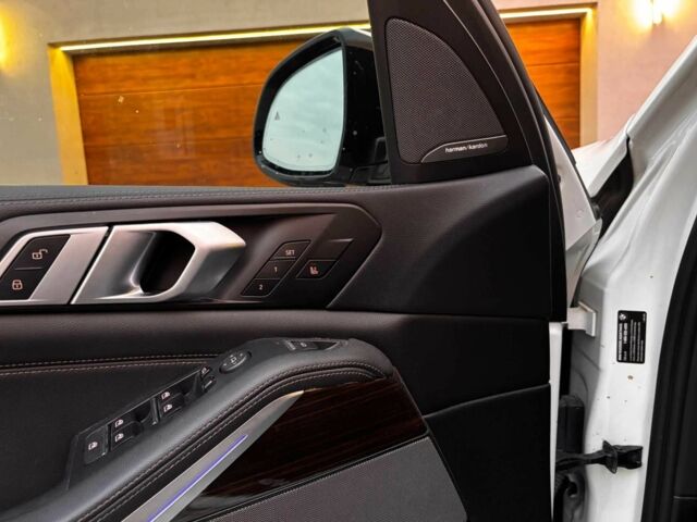 Білий БМВ Х5, об'ємом двигуна 2 л та пробігом 67 тис. км за 31000 $, фото 13 на Automoto.ua