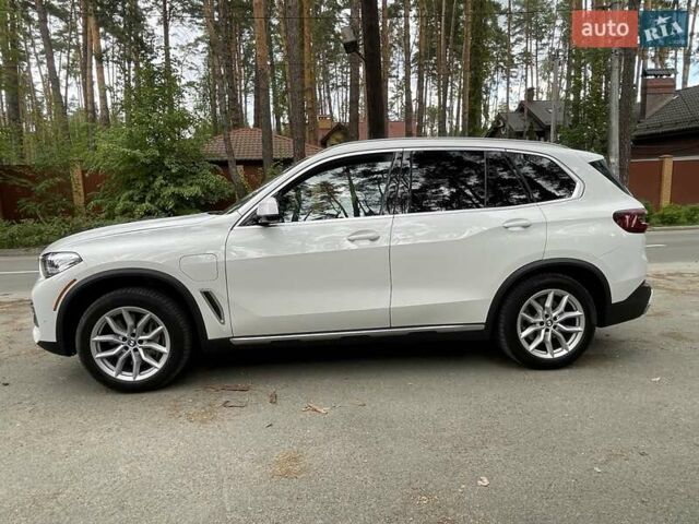 Белый БМВ Х5, объемом двигателя 3 л и пробегом 53 тыс. км за 64500 $, фото 7 на Automoto.ua